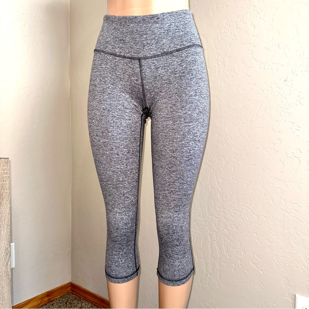Patagonia Women’s S Heathered Grey 20” Activewear Capri Leggings - Picture 2 of 11